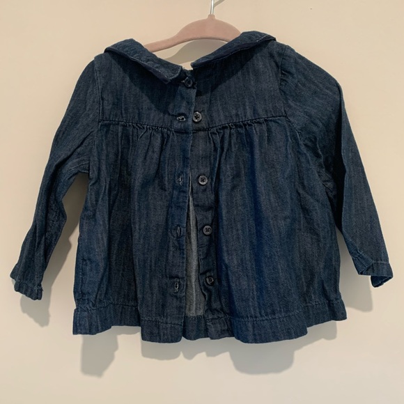 Gap Denim shirt with buttons down the back. Size 6-12 months. - Picture 2 of 3